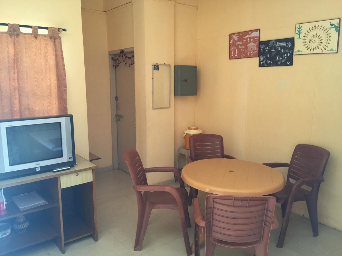 Mtdc Approved Mohiniraj Guest House Nashik Zewnętrze zdjęcie