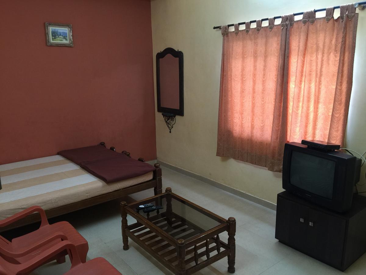 Mtdc Approved Mohiniraj Guest House Nashik Zewnętrze zdjęcie